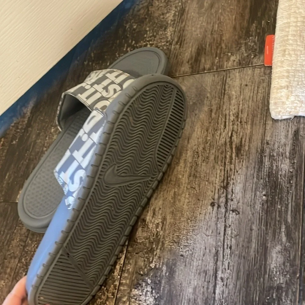 Men’s Gray Nike Slides sz 12 like new
